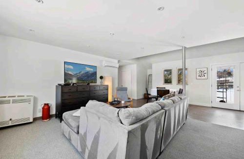 Boulder Apartment | New! Cozy north Boulder guesthouse!