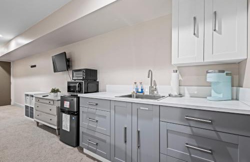 West Colfax Apartment | New! Cozy Studio Kitchenette Near Sloans Lake