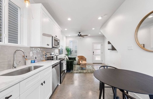 Lafayette House | NEW-Cracklin House-Luxe Amenities-Fast WiFi-Washer