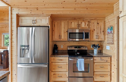 Breezy Point Cabin | New- Cullen Cove|Family Friendly|Swimming|Kayaks