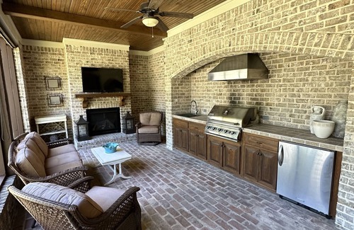 Oxford House | New Custom Oxford Home 2 miles from the square