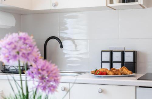 Plumstead Apartment | New! Delightful 2BR Flat in Woolwich