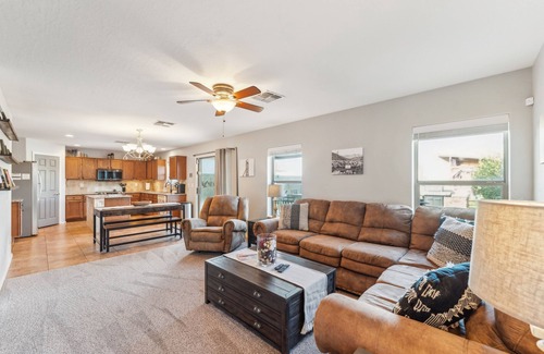 Entrada Del Oro House | NEW! Desert Oasis w/Pool & Stunning Mountain Views