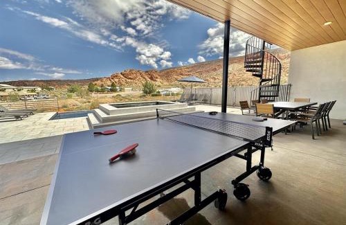 Moab South Valley House | New Desert Vista Retreat 12 Bedroom all Suites