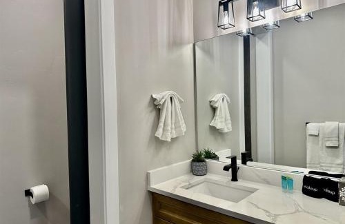 Moab South Valley House | New Desert Vista Retreat 12 Bedroom all Suites