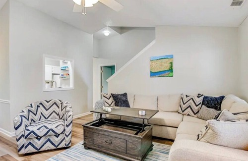 Savannah Cottage | NEW DISCOUNTS, Island Oaks Cottage Wilm Island between Downtown Sav & Tybee
