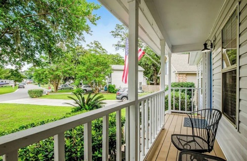 Savannah Cottage | NEW DISCOUNTS, Island Oaks Cottage Wilm Island between Downtown Sav & Tybee