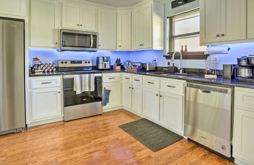 Flintstone House | NEW! Dog-Friendly Home ~ 8 Mi to Dtwn Chattanooga!