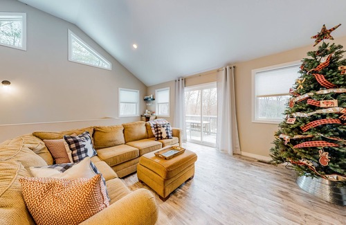 Eidelweiss Village House | New dog-friendly home with firepit, deck, grill & WiFi - walk to lake beaches