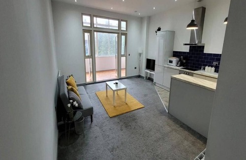 Doncaster Apartment | NEW! Doncaster Central 1 Bed Apartment sleeps 4,