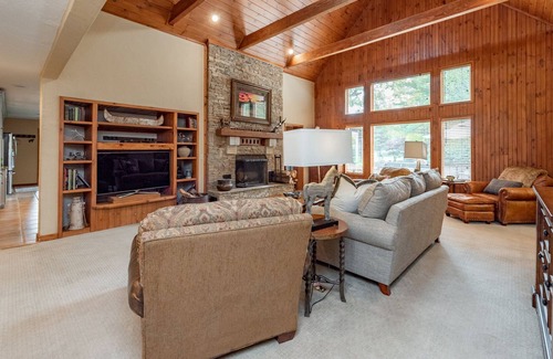 Blakeslee House | New! Double Eagle Ranch: Lake Access, Hot Tub, Fire Pit!