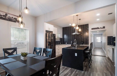 Downtown San Antonio House | New! Downtown family getaway!