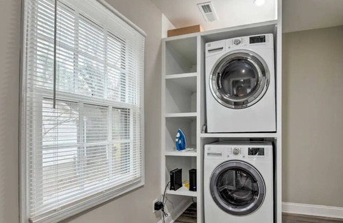 High Point House | NEW! Downtown High Point Retreat - 1 Mile to HPU!