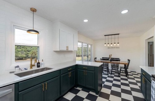 Bluff City House | *NEW* Dragster Dream House: 3BD/2BA + Game Room