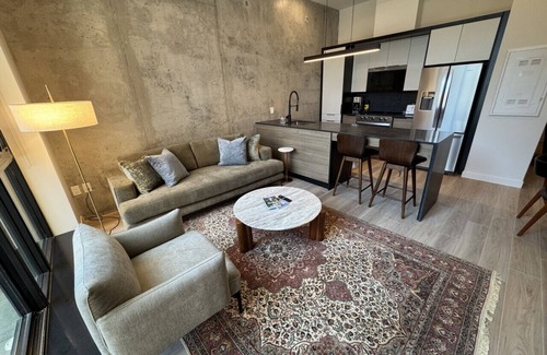 Downtown Halifax Apartment | *NEW Elegant 1B/1B Downtown Halifax