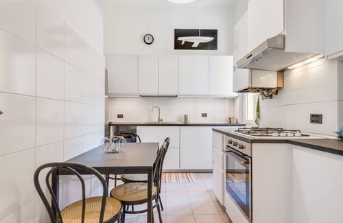 Castelletto Apartment | NEW! Elegant Apt just 300 meters from Villa Gruber! perfect x6