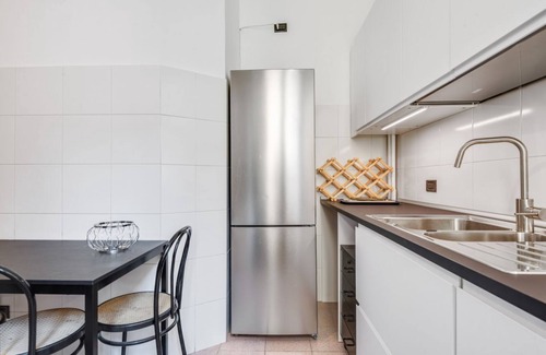 Castelletto Apartment | NEW! Elegant Apt just 300 meters from Villa Gruber! perfect x6