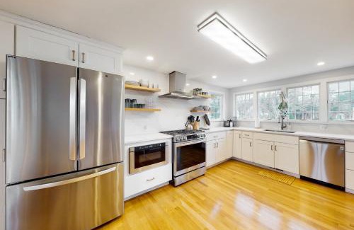 East Dennis House | New England Getaway