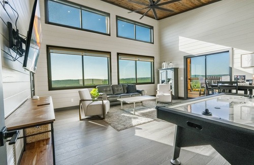 Broken Bow House | New Epic Mountain Top Cabin/Stargazer's Dream/Families or Weddings/Hot Tub
