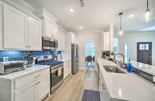 Bella Vista House | New Everything! Comfy Home with Deck and Trail Access!