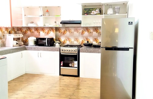Nugegoda Condo | New Fully Furnished 3 BR AC Condo with Hot tubs with Power Backup in Colombo