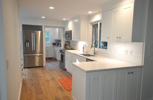 Vineyard Haven House | NEW & FABULOUS! WALK TO LAMBERT’S COVE BEACH