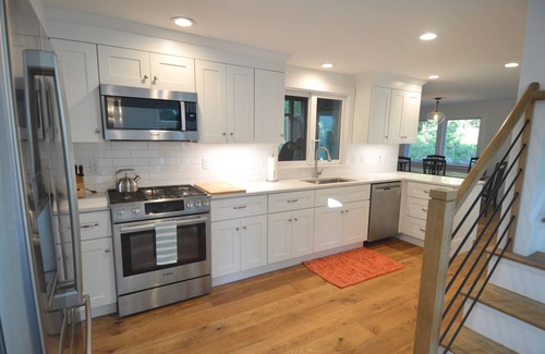 Vineyard Haven House | NEW & FABULOUS! WALK TO LAMBERT’S COVE BEACH