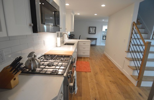 Vineyard Haven House | NEW & FABULOUS! WALK TO LAMBERT’S COVE BEACH