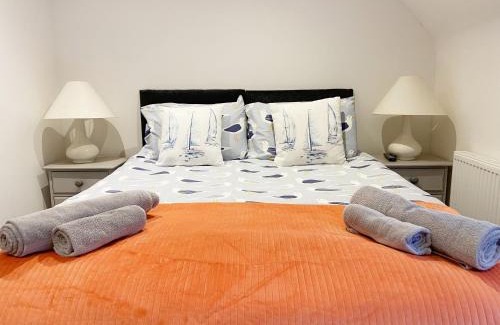 Boscombe Apartment | New Family Apartment Walking Distance to the Beach