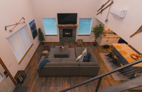 Ashford Cabin | New! Family Cabin w/Solo Stove Firepit, EV & Spa!