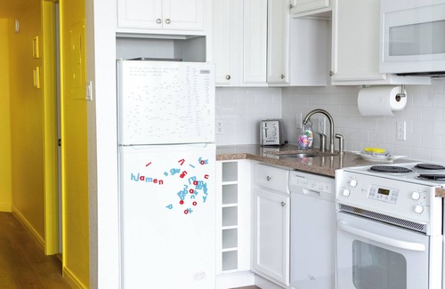 Galveston Condo | NEW Family Friendly, Beachfront Condo w/Private Access to the Beach