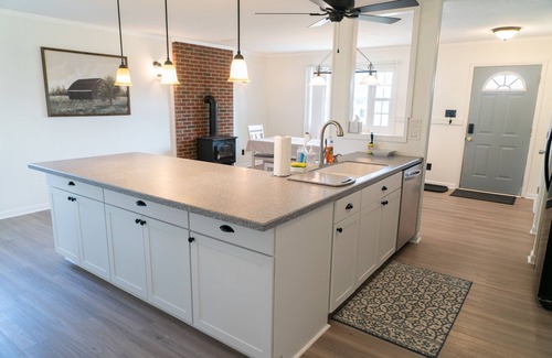 Luray Other | NEW! Farmhouse- Backyard of Shenandoah Nat'l Park
