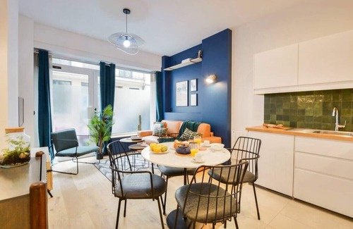 Porte-Saint-Martin Apartment | New flat, Central Paris Gare de Lyon République 3e