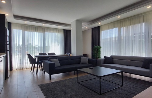Lara House | New Flat&Large Living Space(1) Close to Lara Beach