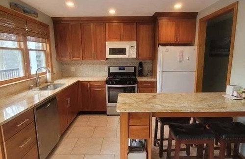Wianno House | New for 2023! Osterville rental on Neck pond. RPMS124
