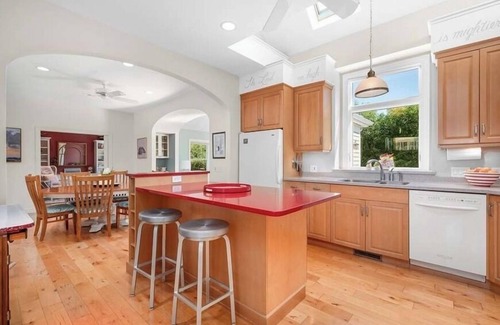 Dennis House | New for 2025! Private beach. Sunsets, views and great location! RPMS154