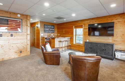 Rising Fawn House | NEW! Fox Creek Lodge | Cabin W/ Gorgeous Mtn Views