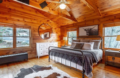 Rising Fawn House | NEW! Fox Creek Lodge | Cabin W/ Gorgeous Mtn Views