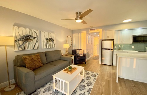 Marco Island Condo | 🐬 NEW! Fully Remodeled Exquisite Beachfront Apollo Condo 9th Floor ocean view