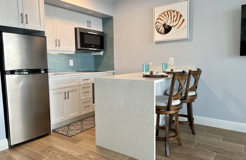 Marco Island Condo | 🐬 NEW! Fully Remodeled Exquisite Beachfront Apollo Condo 9th Floor ocean view