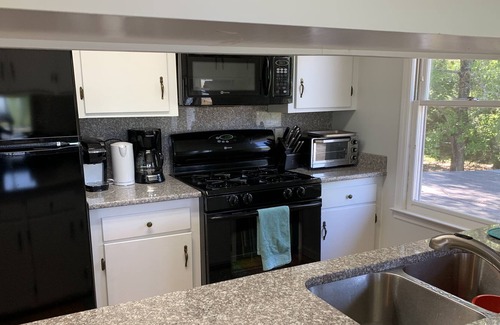 White Oak House | New,fully remodeled vacation hide-a-way ON LAKE Wateree,private dock,fenced yard