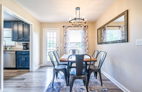 Athens House | NEW! Fully stocked luxury home 5 min to I-65/I-72.