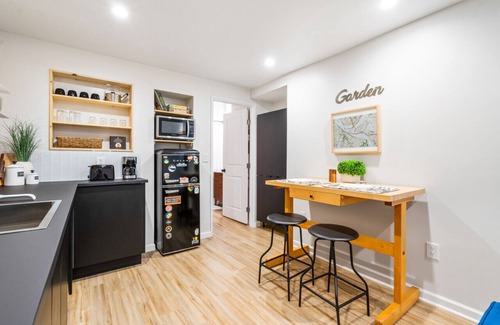 South Side Slopes Apartment | New! Garden Apartment in South Shore!