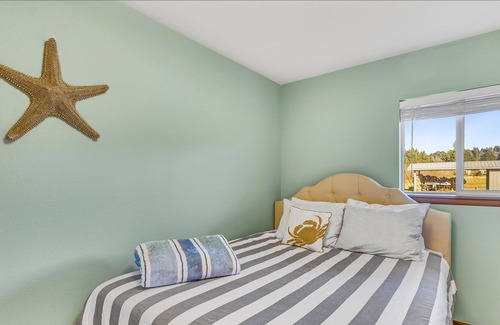 Grayland Condo | NEW: Get Away to the Ocean at Breakwater Inn & Cottages