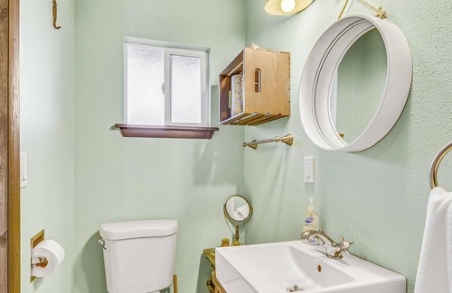 Grayland Condo | NEW: Get Away to the Ocean at Breakwater Inn & Cottages