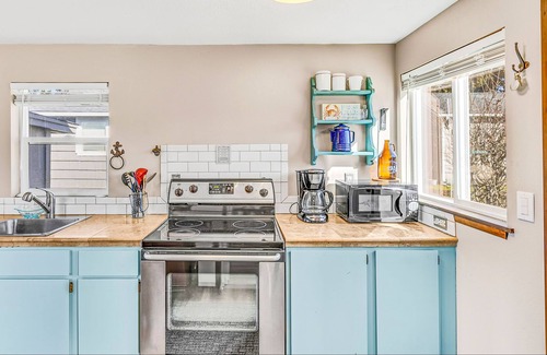 Grayland Cottage | NEW: Get Away to the Ocean at Beachwater Inn & Cottages