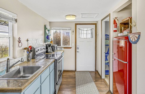 Grayland Cottage | NEW: Get Away to the Ocean at Beachwater Inn & Cottages