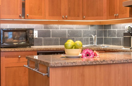 Sidney Condo | New gorgeous Sidney Miraloma