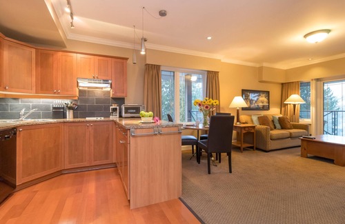 Sidney Condo | New gorgeous Sidney Miraloma