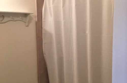 Sandy Apartment | New gorgeous studio 20 min from ski resorts in Sandy. 15 min to Salt Lake